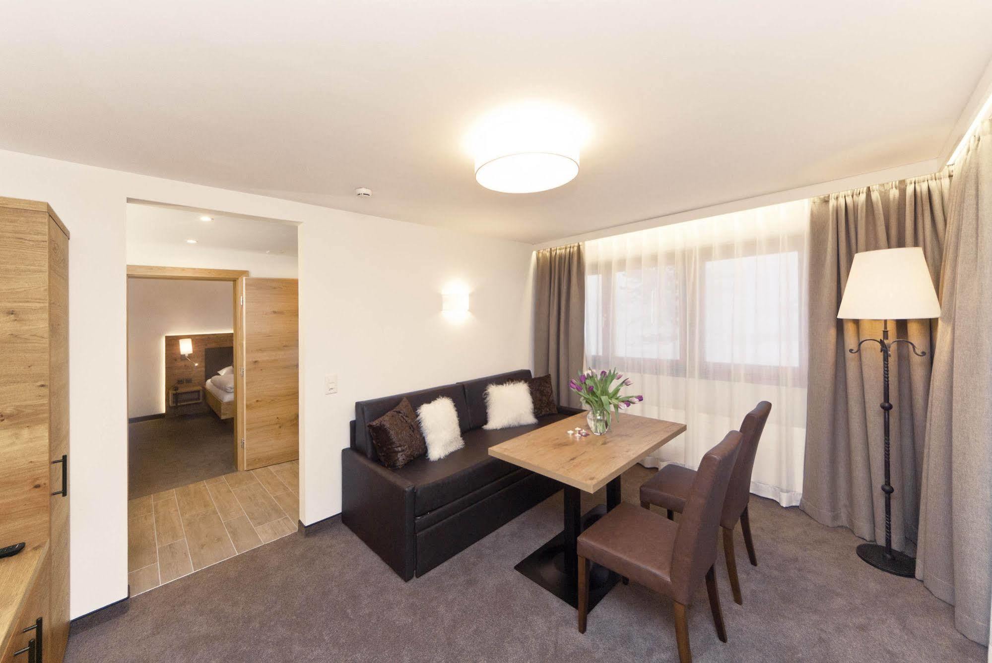 Waldpark Hotel Garni Samnaun Exterior photo
