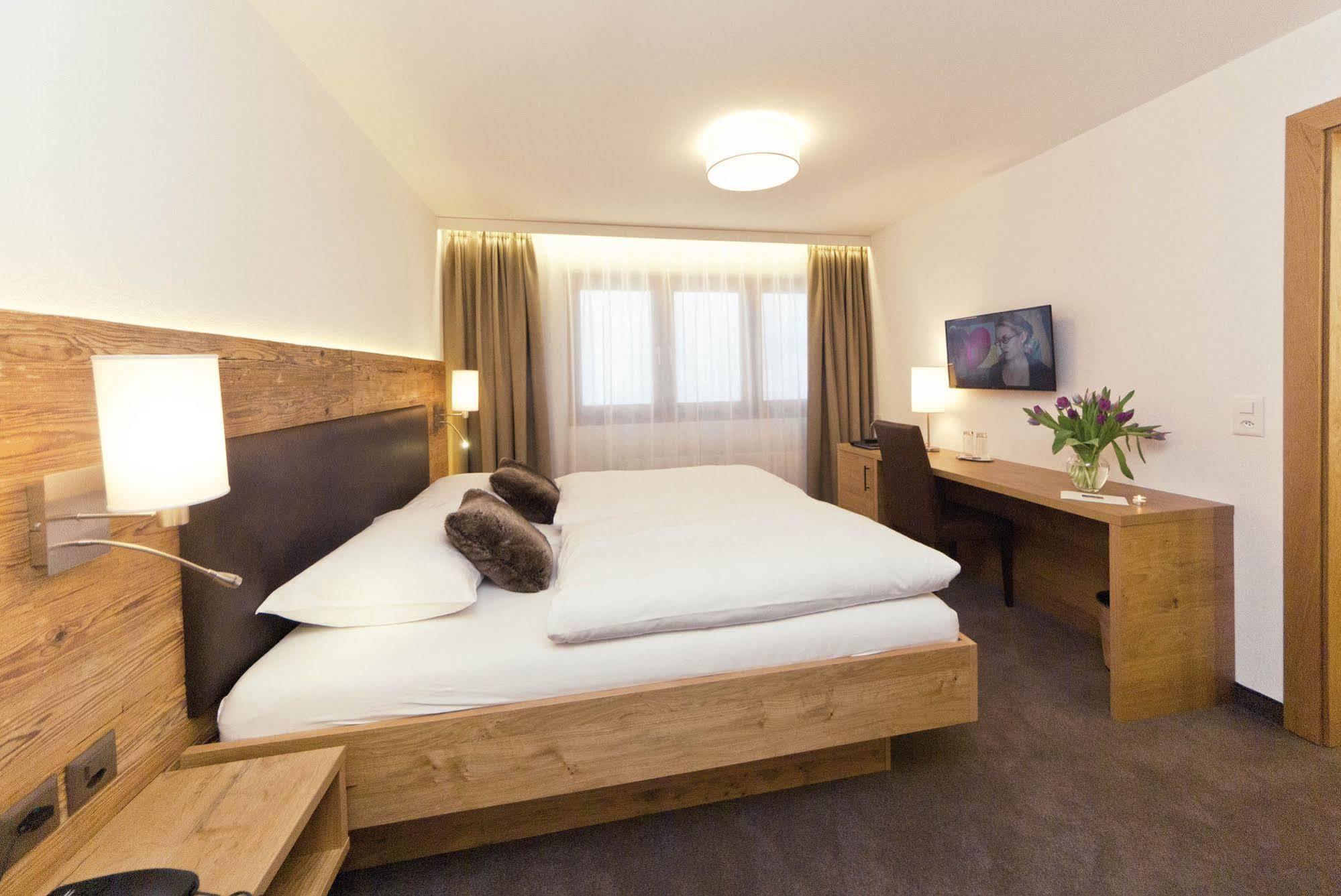 Waldpark Hotel Garni Samnaun Exterior photo